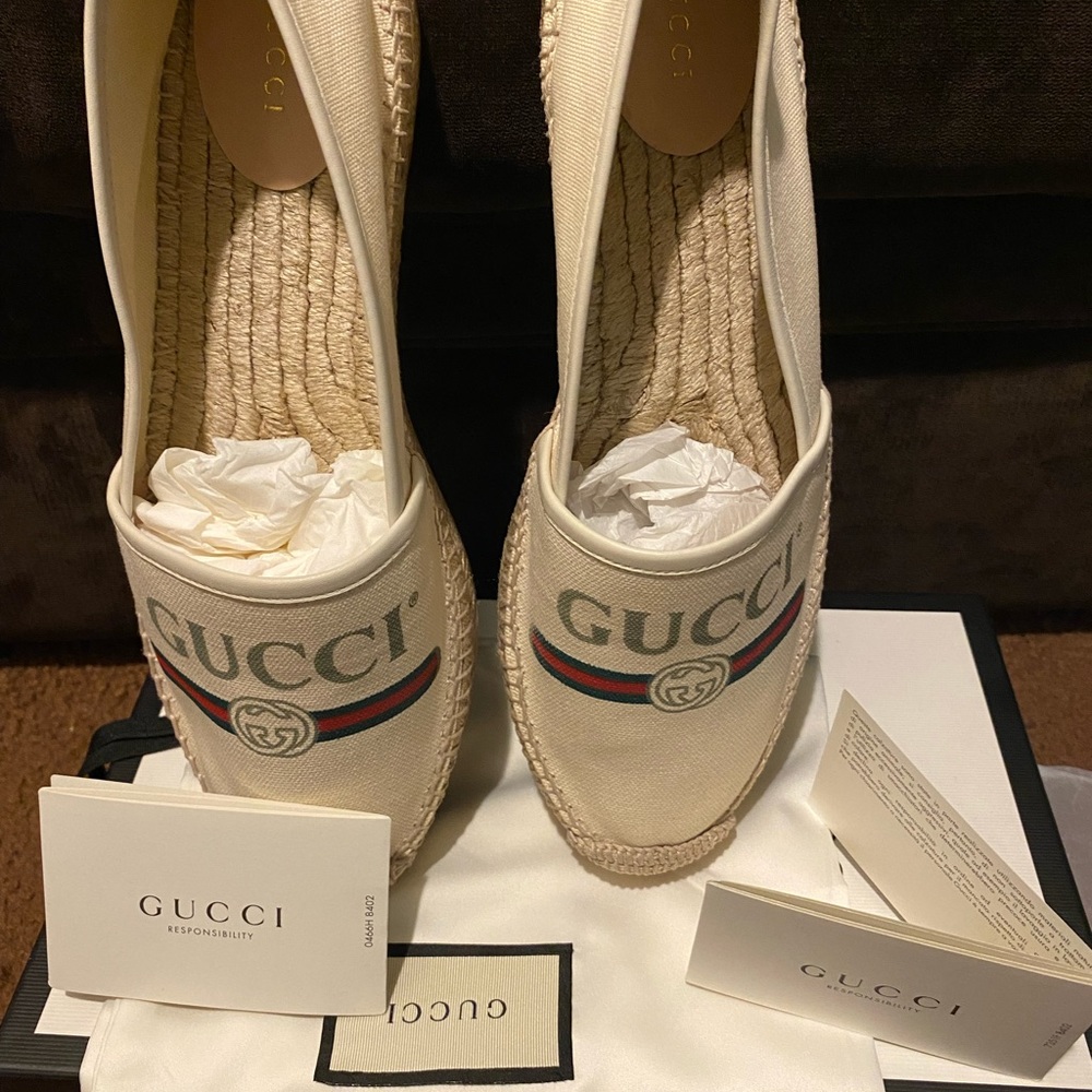 BRAND NEW AUTHENTIC GUCCI ESPADRILLES NEVER WORN PURCHASED IN SUMMER 21.